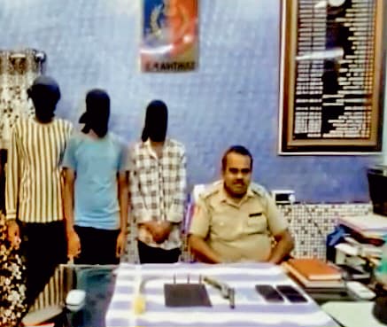 डकैती के लिए जुटे तीन किये गये गिरफ्तार, असलहे जब्त