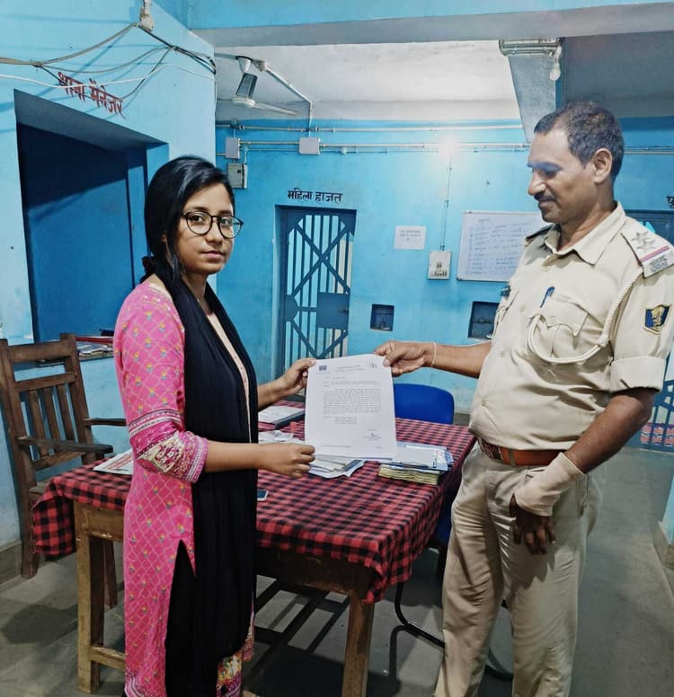 बीडीओ ने आवास सहायक व वार्ड सदस्य पर प्राथमिकी के लिए थाना में दिया आवेदन