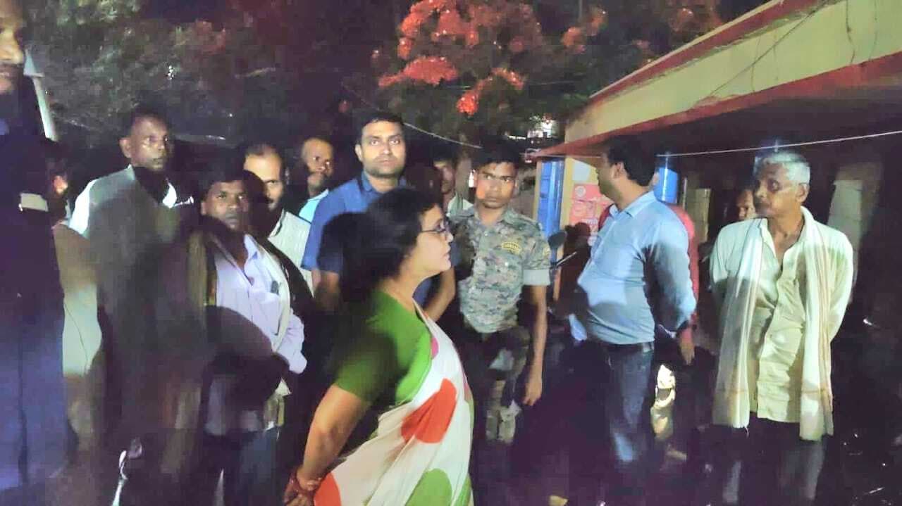 Madhubani News : परिवहन मंत्री ने मधेपुर पीएचसी का किया औचक निरीक्षण