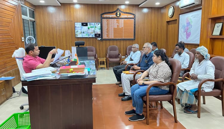 Seraikela Kharsawan News : सर! खराब चापाकलों की मरम्मत कराएं