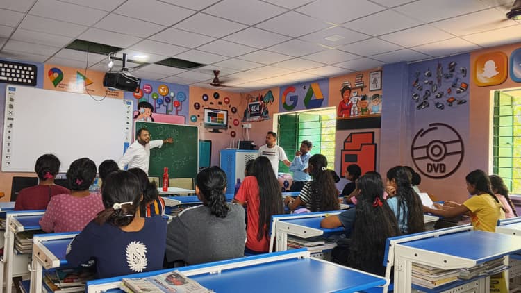 Chaibasa News : ''सम्पूर्ण शिक्षा कवच’ से निखरेगी विद्यार्थियों की प्रतियोगी क्षमता