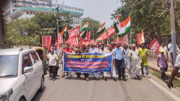 Patna News : ट्रेड यूनियनों ने नये श्रम कानूनों के खिलाफ प्रदर्शन किया, पुलिस के साथ नोक-झोंक