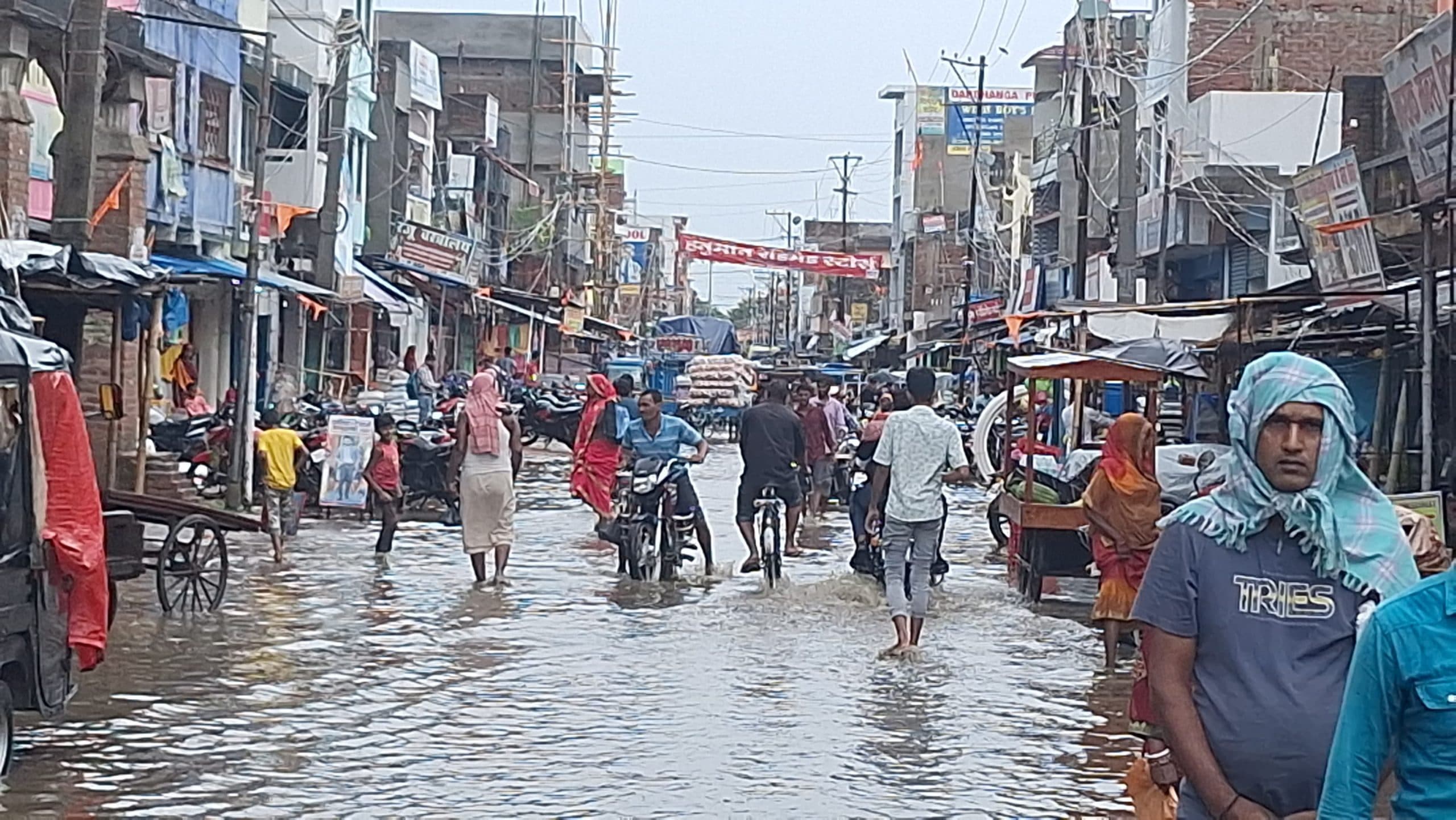 एक घंटे की बारिश में नपं इलाके के कई स्थानों पर जल जमाव की समस्या