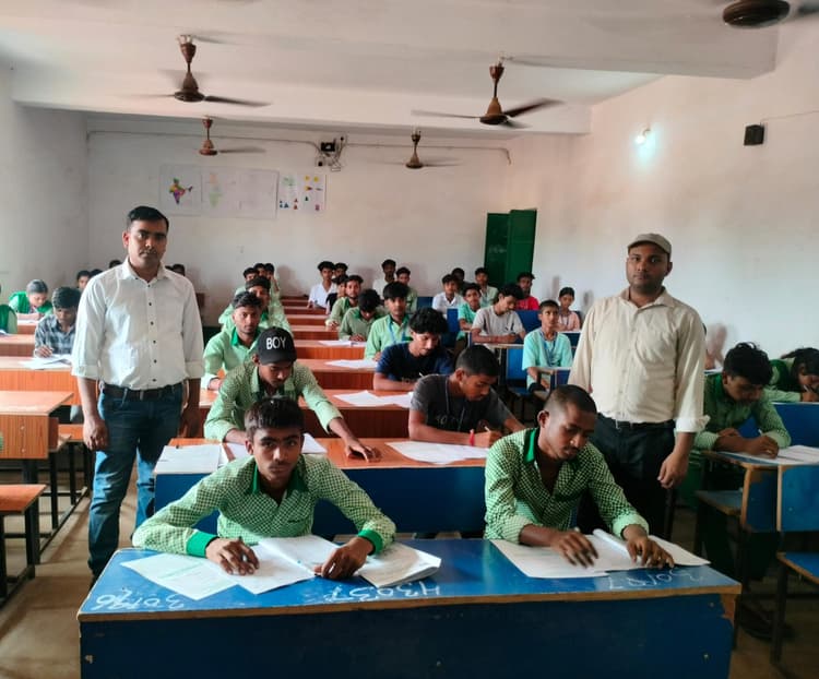 दो पालियों में हुई 11वीं बोर्ड की परीक्षा