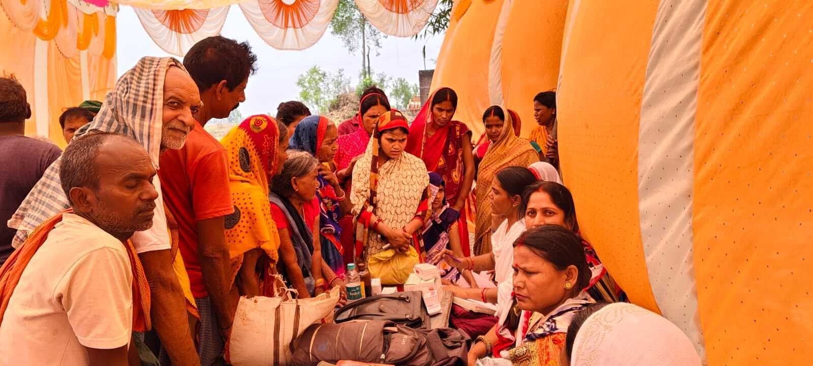 आवेदन देकर सकला पंचायत का विकास करने का उठाया मुद्दा