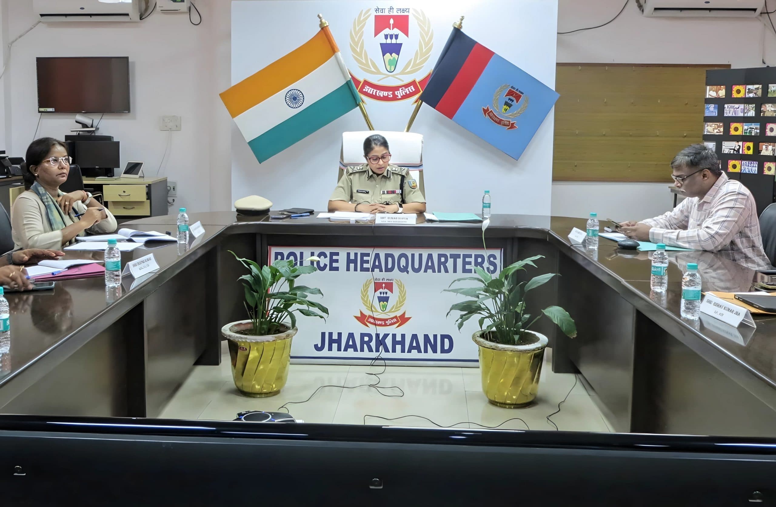 Ranchi News : केस के अनुसंधान में इलेक्ट्रॉनिक माध्यम से साक्ष्य जुटायें : एडीजी