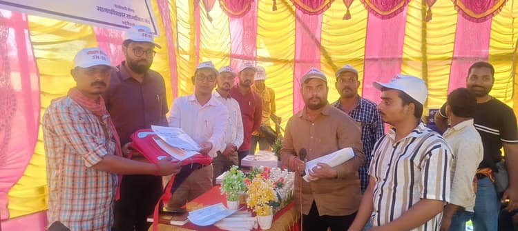 विस्थापित दुकानदारों को स्वरोजगार का मिला प्रशिक्षण