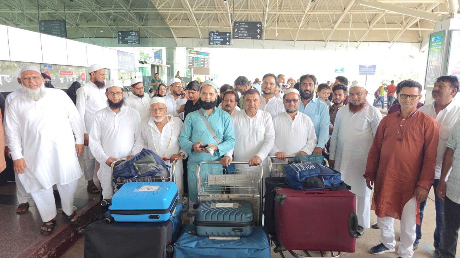 Ranchi News : रांची से जायरीनों का जत्था मुंबई गया