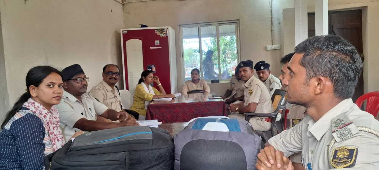Madhubani News : पुलिस पदाधिकारियों को एफएसएल वैज्ञानिक अनुसंधान का दिया प्रशिक्षण