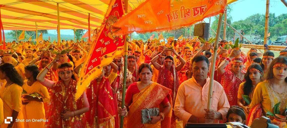Giridih News :श्रीश्री 1008 बाबा धर्मनाथ महादेव सह शिव परिवार प्राण-प्रतिष्ठा महायज्ञ शुरू