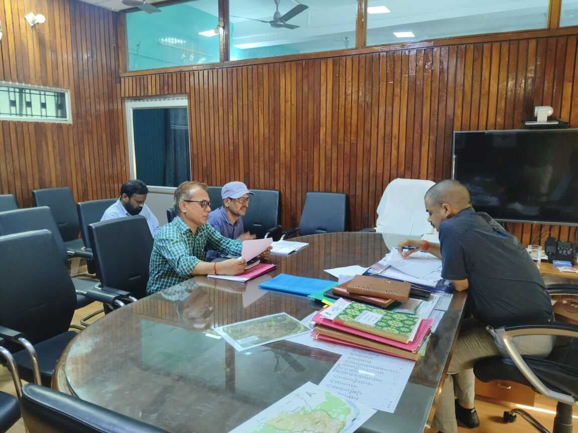 डीआरसीसी कार्यालय में आये आवेदनों का हो त्वरित निबटारा : डीएम