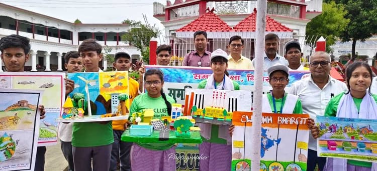 सुमरित उच्च विद्यालय में जैव विविधता पर प्रोजेक्ट में छात्रा सारिया अव्वल