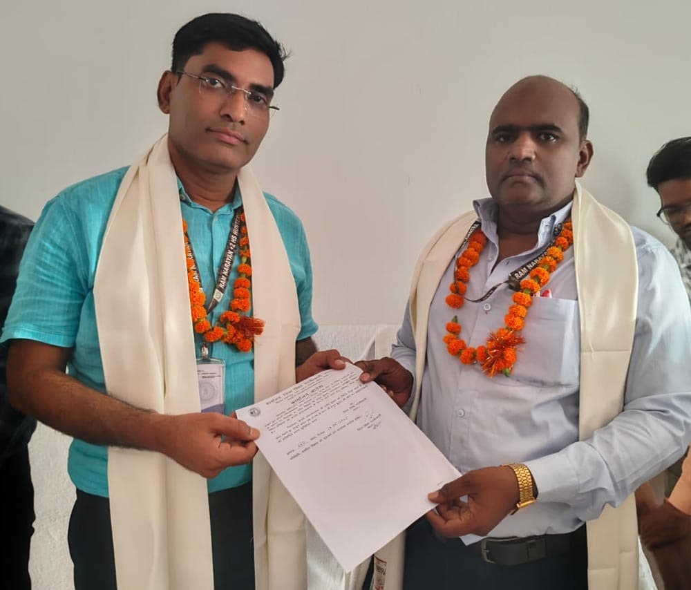 नये प्रधानाध्यापक अनुप कुमार ने दिया योगदान