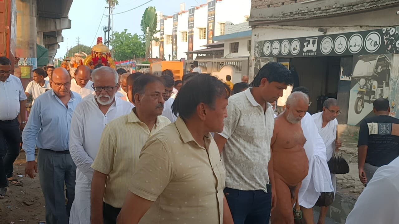 पंचकल्याणक महोत्सव के समापन पर निकाली शोभायात्रा