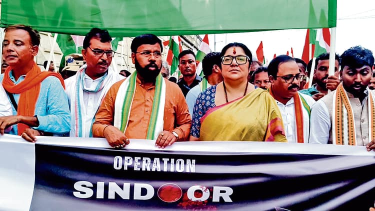 बंगाल से घुसपैठियों को खदेड़ना जरूरी : लॉकेट चटर्जी