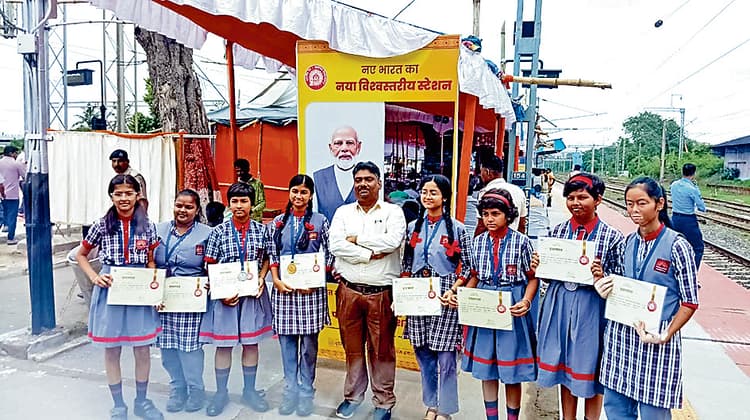 आसनसोल मंडल : चित्रांकन व निबंध प्रतियोगिता के विजेता प्रतिभागी पुरस्कृत