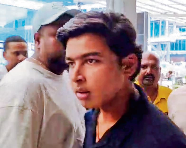 वैभव सूर्यवंशी का गांव पहुंचने पर हुआ भव्य स्वागत