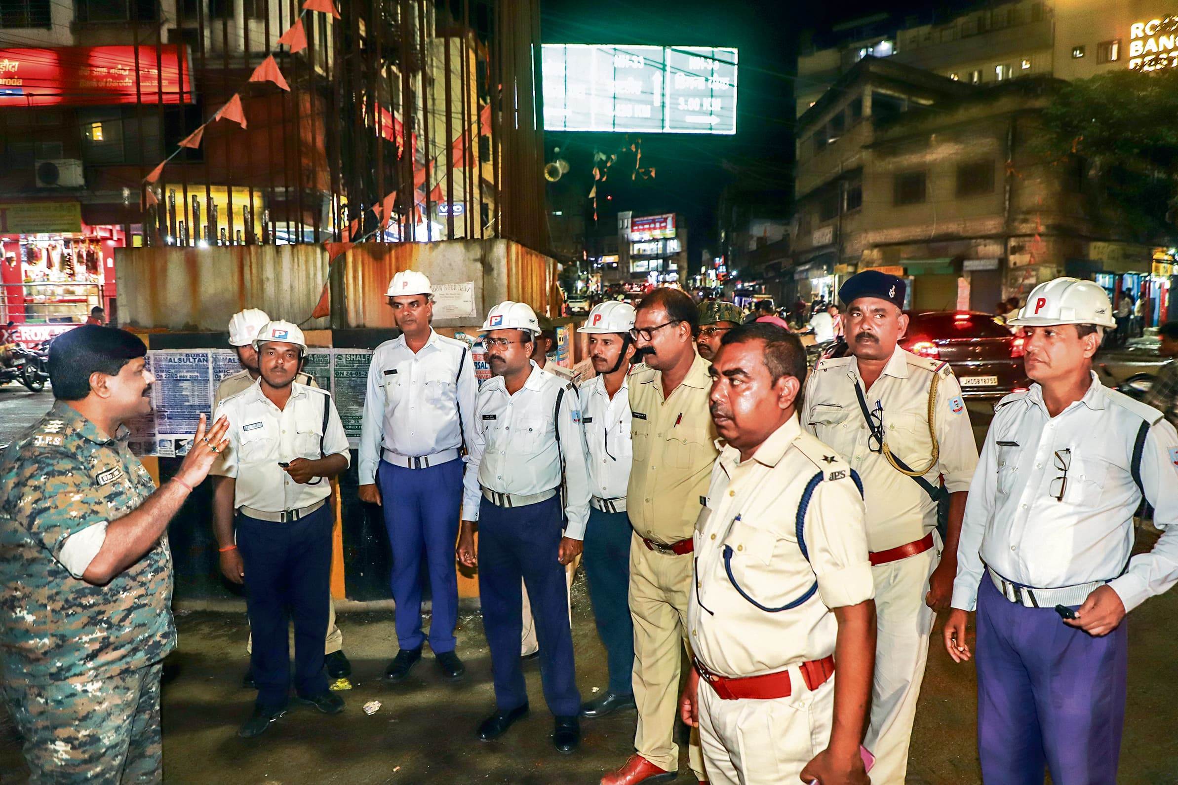 Jamshedpur News : अब रात 11 बजे तक मुस्तैद रहेगी यातायात पुलिस, डीएसपी ने दिये निर्देश