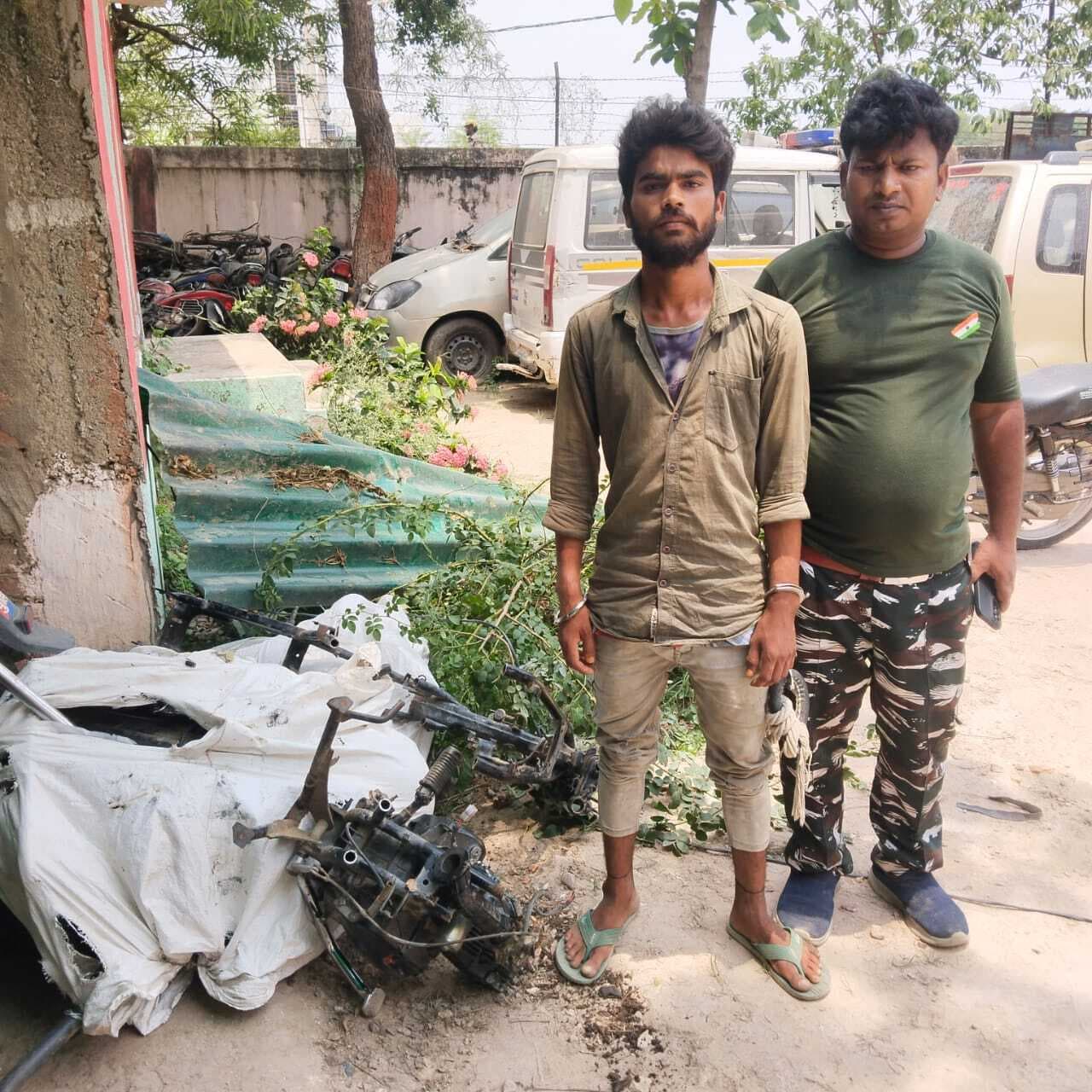 चोरी गयी बाइक के साथ अकोल्ही गांव से आरोपित को किया गिरफ्तार