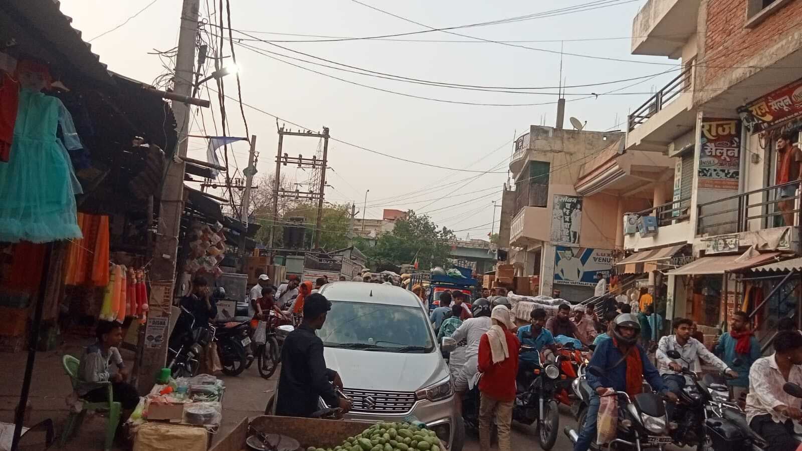 शहर में भीषण जाम की समस्या से लोग हलकान