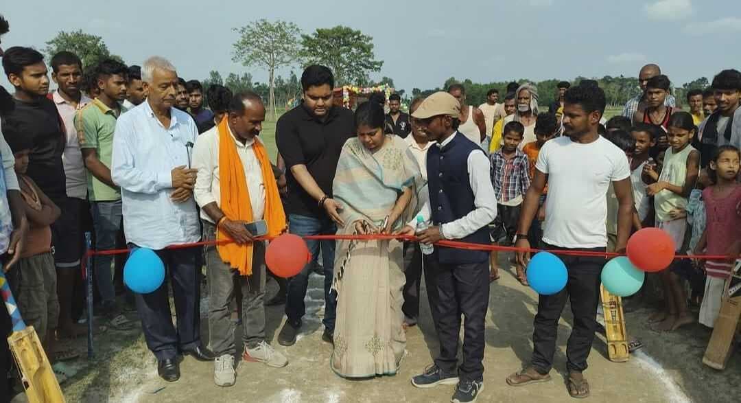 क्रिकेट टूर्नामेंट का विधायक ने किया उद्घाटन