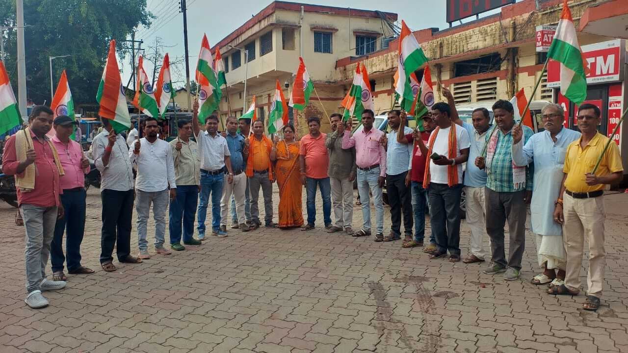 ऑपरेशन सिंदूर की सफलता पर भाजपाइयों ने निकाली तिरंगा यात्रा