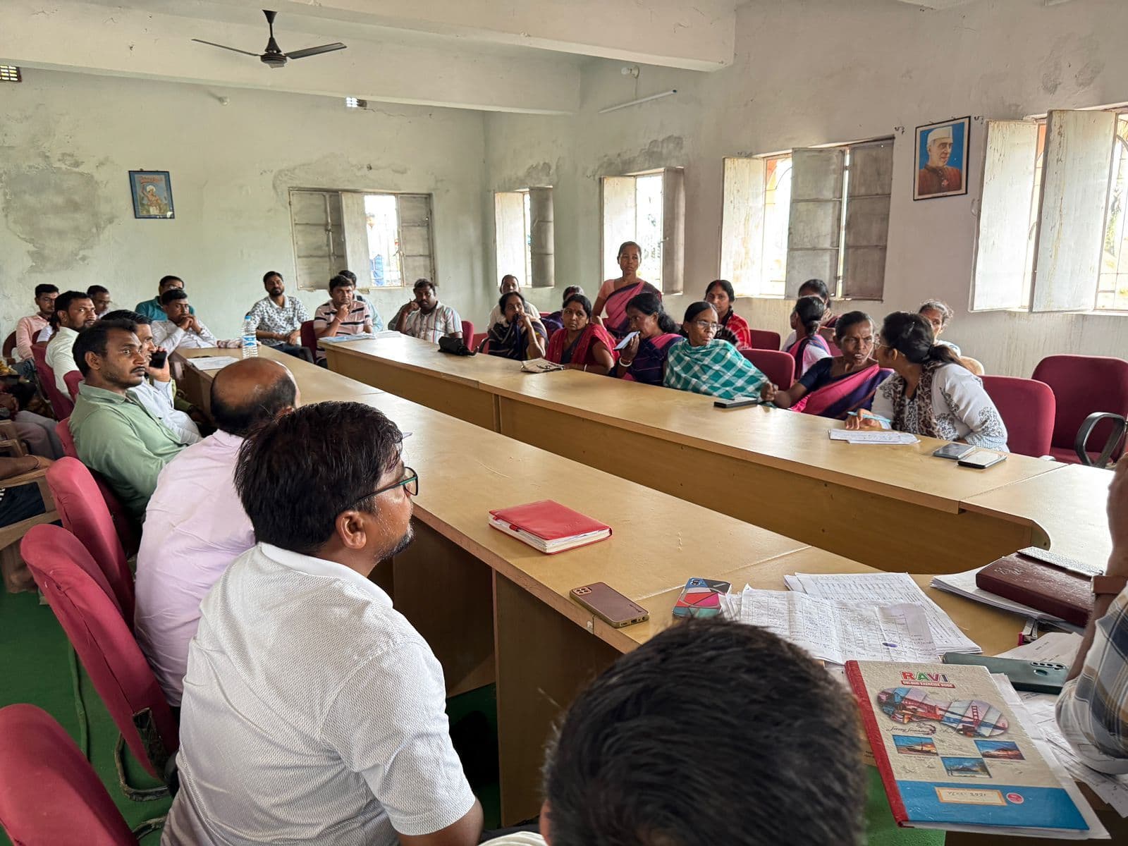 बड़ा दिग्घी में संचालित योजनाओं की हुई जांच, आंगनबाड़ी बंद मिलने पर सेविका से स्पष्टीकरण