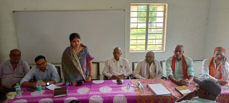 Madhubani News : उर्वरक की कालाबाजारी करने वाले विक्रेताओं पर होगी कार्रवाई