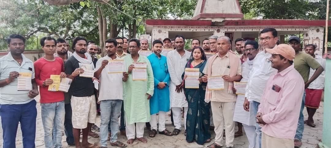 Madhubani News : рдЬрдирд╕реБрд░рд╛рдЬ рдкрд╛рд░реНрдЯреА рдХреЗ рдХрд╛рд░реНрдпрдХрд░реНрддрд╛рдУрдВ рдиреЗ рдХреА рдмреИрдардХ