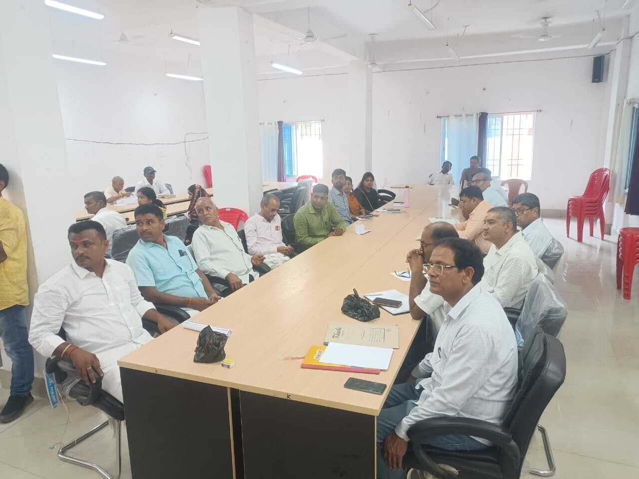 जनकल्याणकारी योजनाओं को प्रभावी रूप से लागू करने की उठी मांग