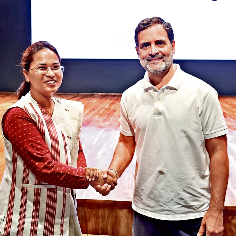 Political news : जनसंख्या को परिसीमन का आधार बनाया, तो घटेंगी आरक्षित सीटें : शिल्पी नेहा तिर्की