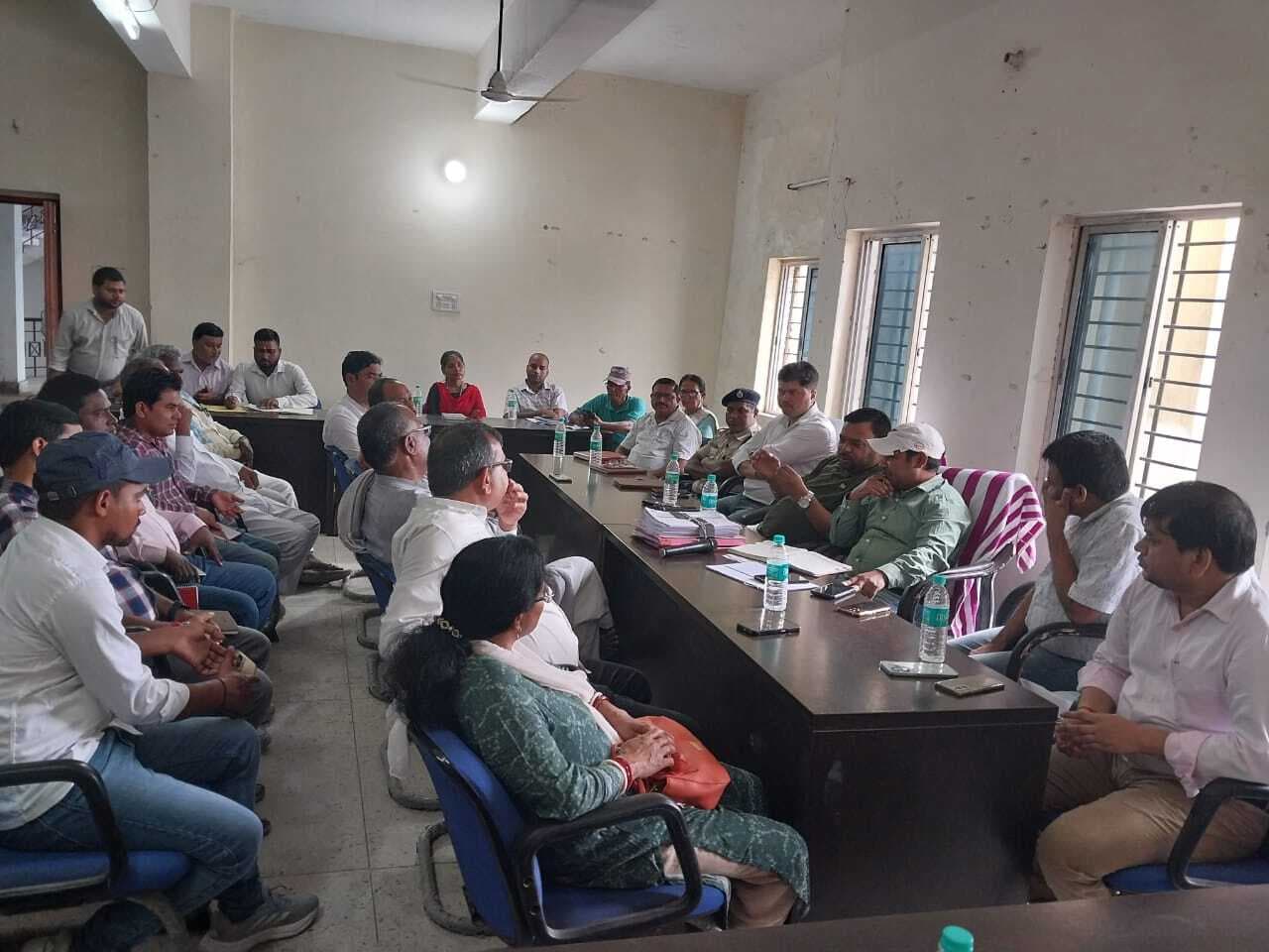 बाढ़ पूर्व तैयारी को लेकर समीक्षा बैठक सम्पन्न