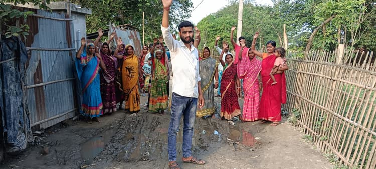 सड़क निर्माण कार्य आरंभ नहीं होने से ग्रामीणों में आक्रोश