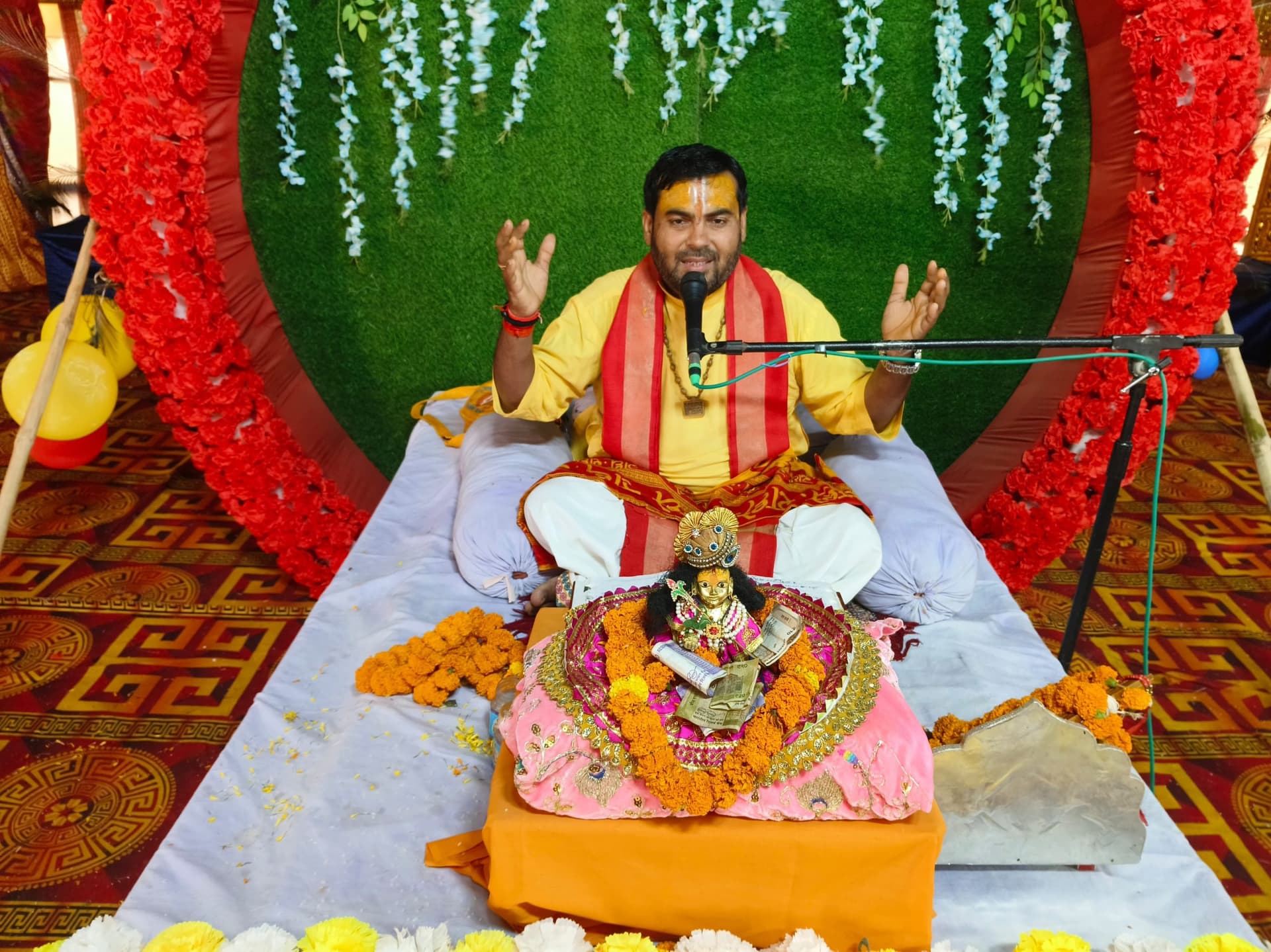 गवान के शरण में जाने से मनुष्य का जीवन धन्य हो जाता है : पंडित मनीष