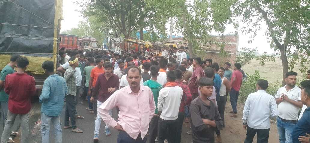 Aurangabad News: पति-पत्नी व दो बच्चों को ट्रक ने रौंदा, बाप-बेटी की मौत