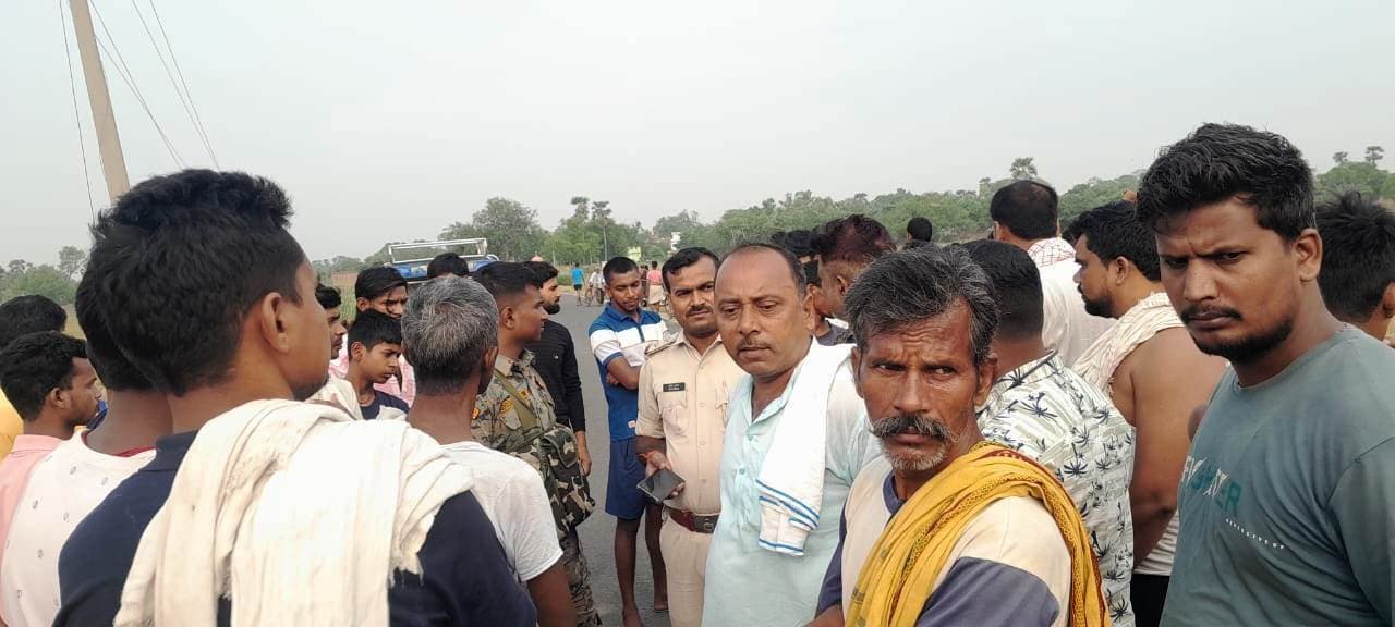 Aurangabad News: सड़क पर टहल रही महिला को अज्ञात वाहन ने रौंदा, मौत