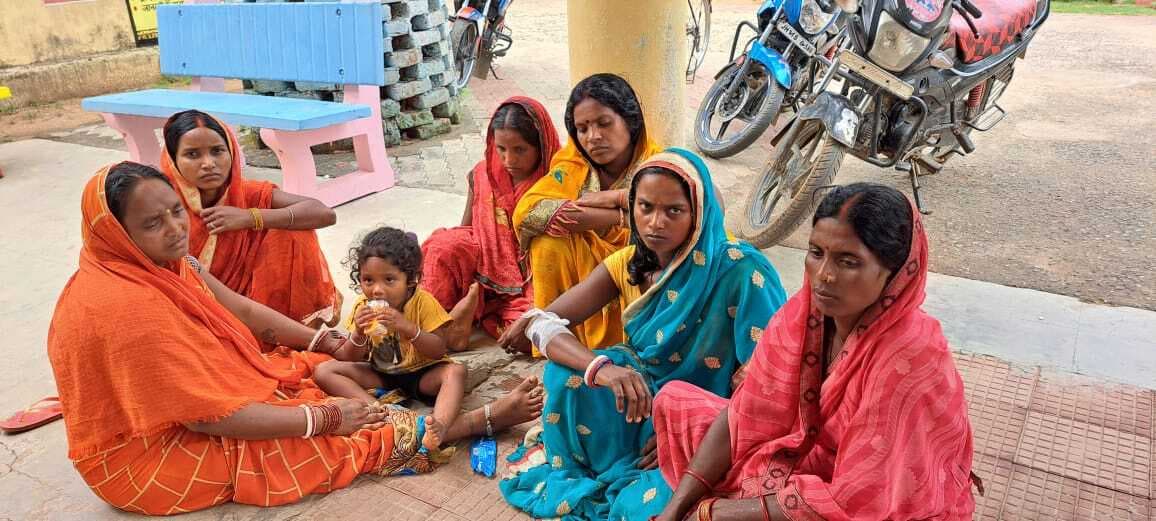 जमीन विवाद में मारपीट, एक दर्जन लोग घायल