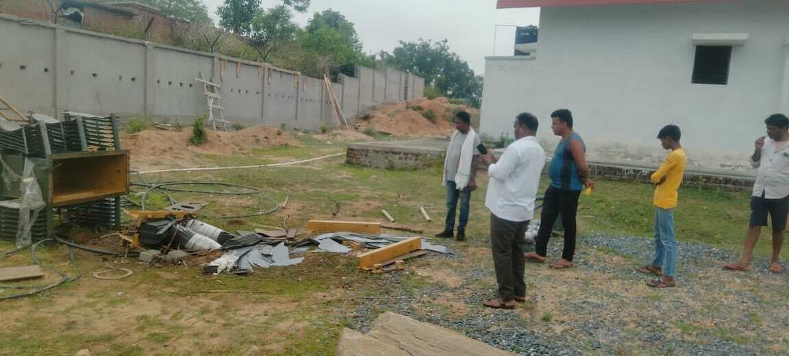Giridih News :एकलव्य विद्यालय में लगे ट्रांसफॉर्मर में लगी सामग्री की चोरी