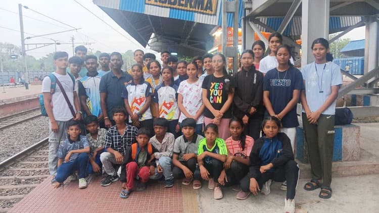 Sports : सब जूनियर नेशनल वुशु चैंपियनशिप में भाग लेने झारखंड टीम तमिलनाडु गयी