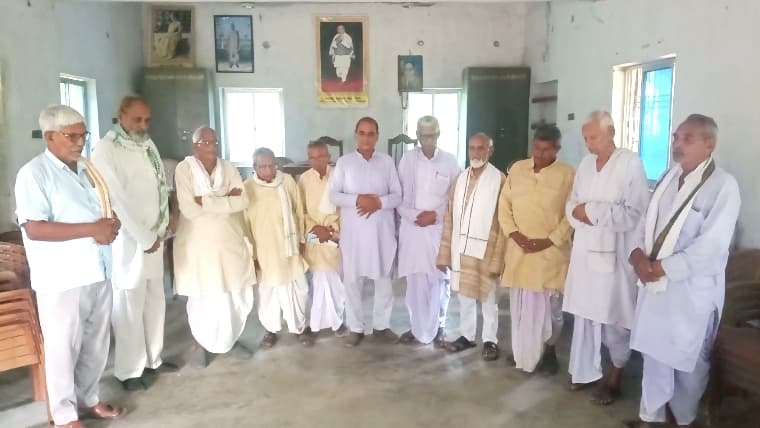 पेंशनरों ने आयुष्मान कार्ड बनाने पर दिया बल