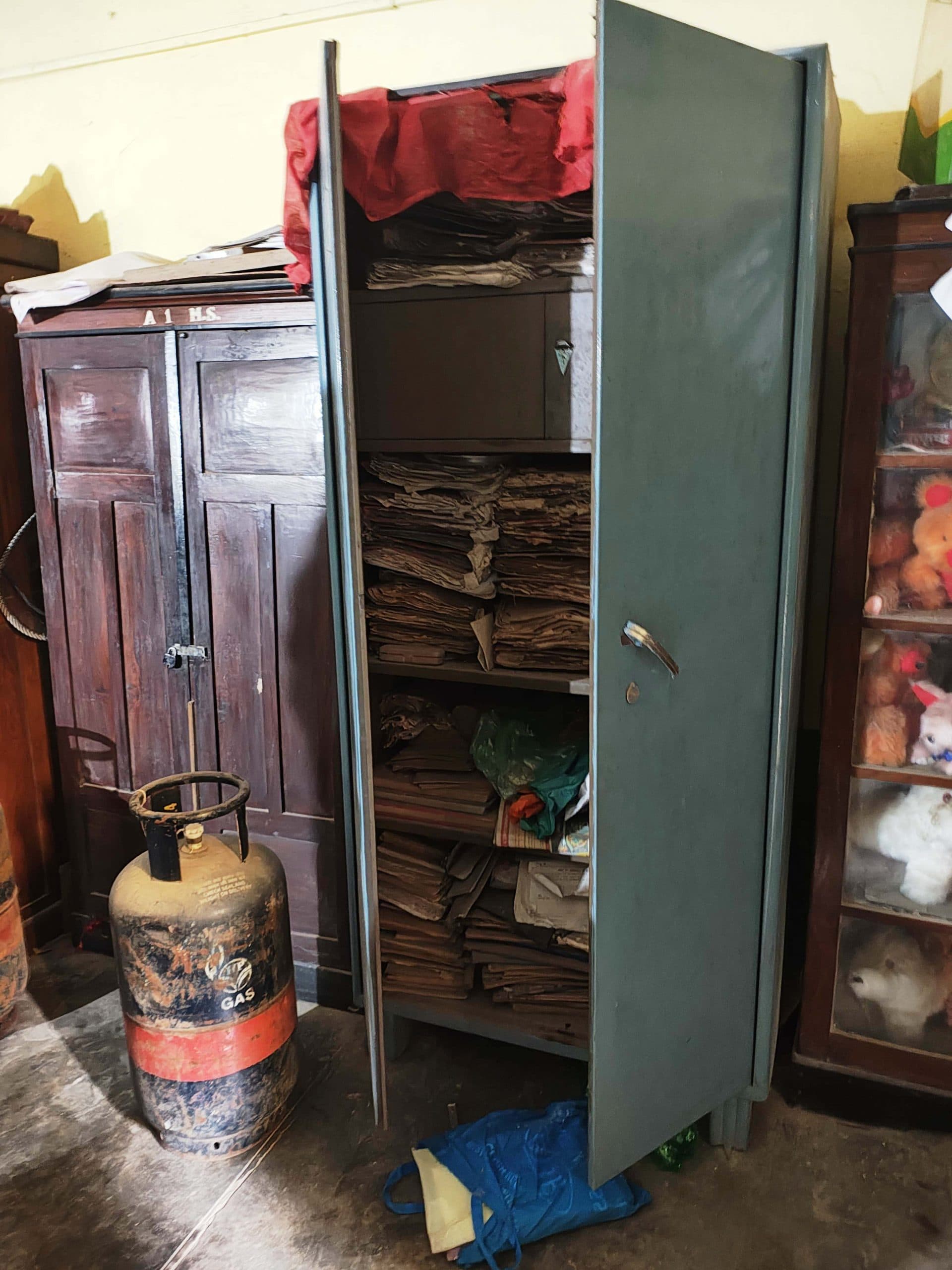 14. कन्या मध्य विद्यालय से चावल व खेल सामग्री की चोरी, प्राथमिकी दर्ज