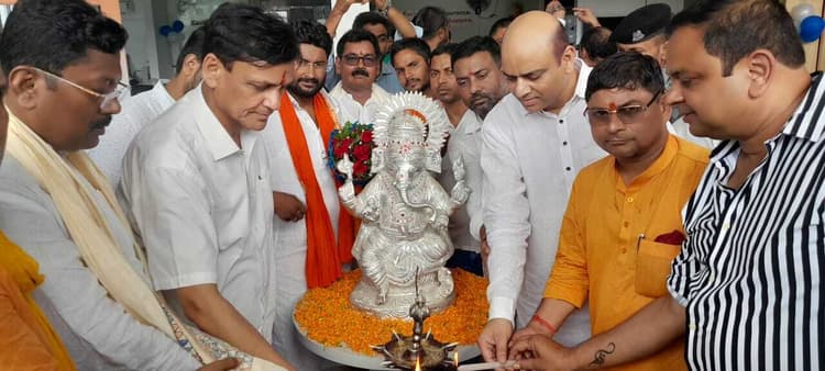 Madhubani News : इलेक्ट्रॉनिक वाहन के लिए उपलब्ध करायी जा रही सुविधा बतायी