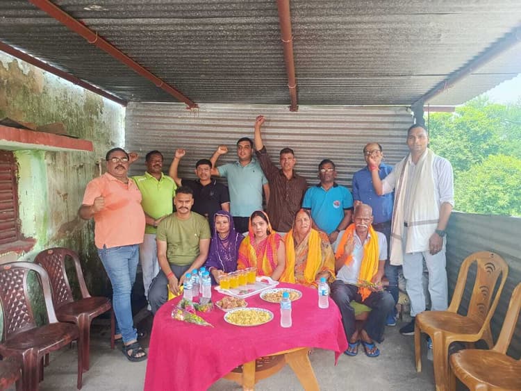 Jamshedpur News : ऑपरेशन सिंदूर में शामिल बीएसएफ जवानों का किया अभिनंदन