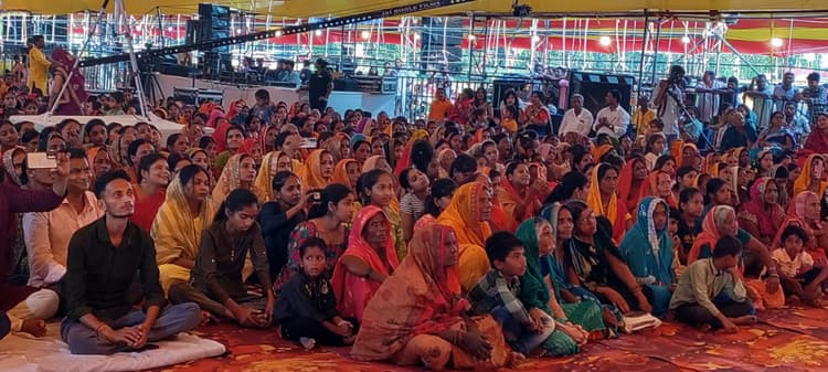 Samastipur News:भगवान स्वयं मदद को आगे आते हैं : किशोरी