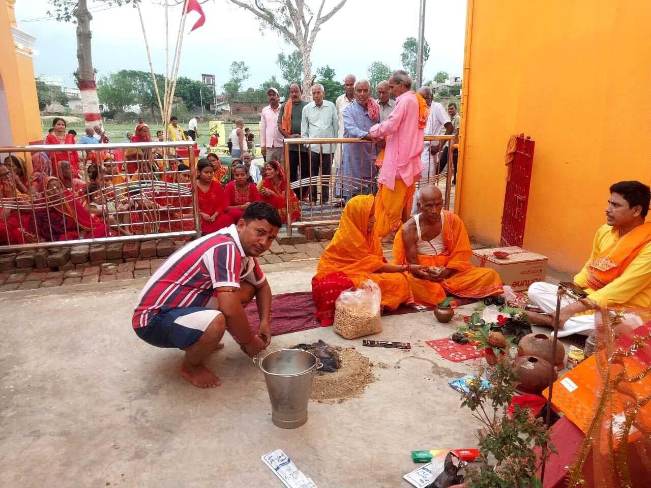 चौहानडीह में हुई माता सती की वार्षिक पूजा