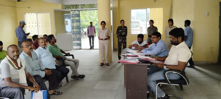 Bokaro News : जनता दरबार में कई मामलों का निष्पादन