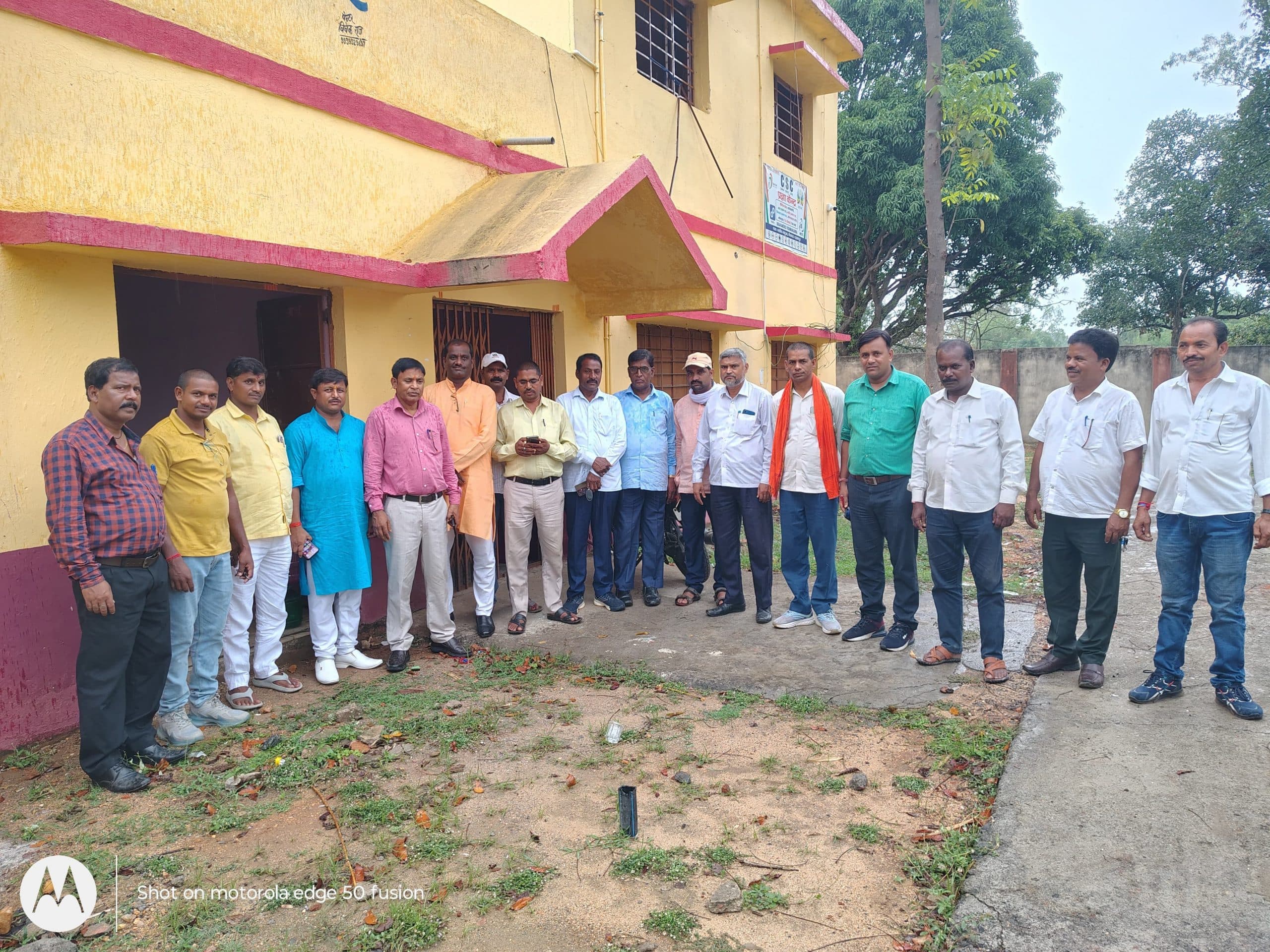 Giridih News :अबुआ व पीएम आवास के समन्वयक मुखियाओं पर बनाते हैं वसूली करने का दबाव