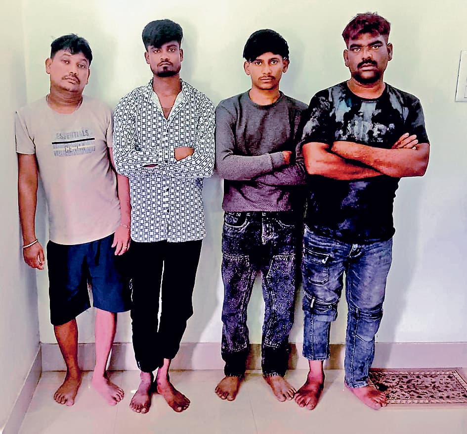 पांच बच्चों समेत 10 बांग्लादेशी गिरफ्तार