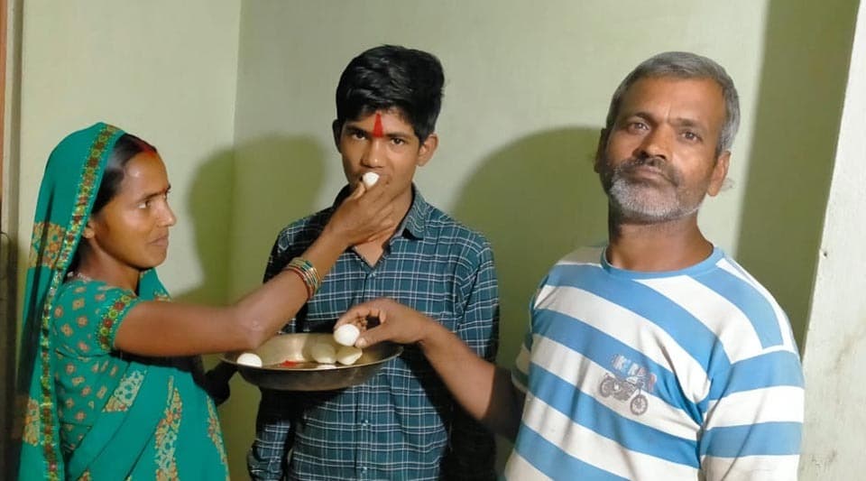 कंप्यूटर इंजीनियर बनना चाहता हितेश