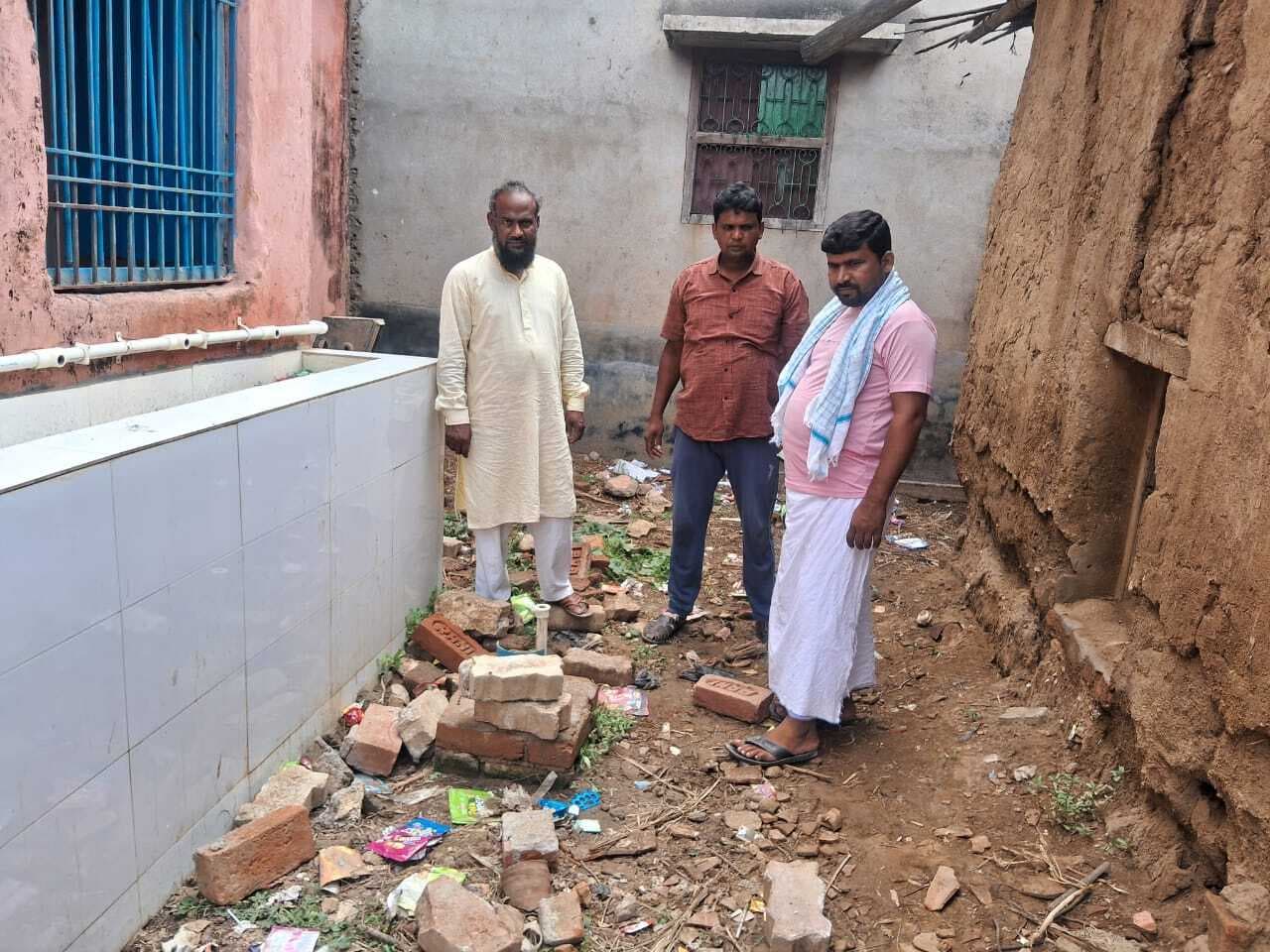 समरसेबुल व पाइप की चोरी, थाने में दिया आवेदन